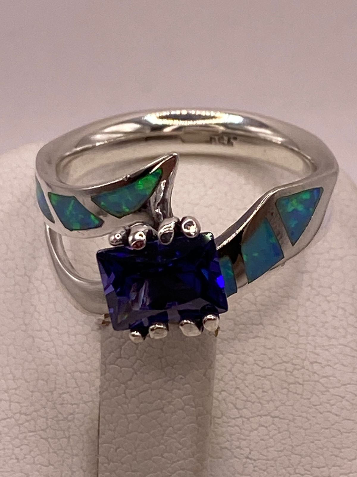 Anillo de Ópalo de Fuego y Zirconia Azul en Plata Ley .950, sello de autenticidad Plata Ley .925