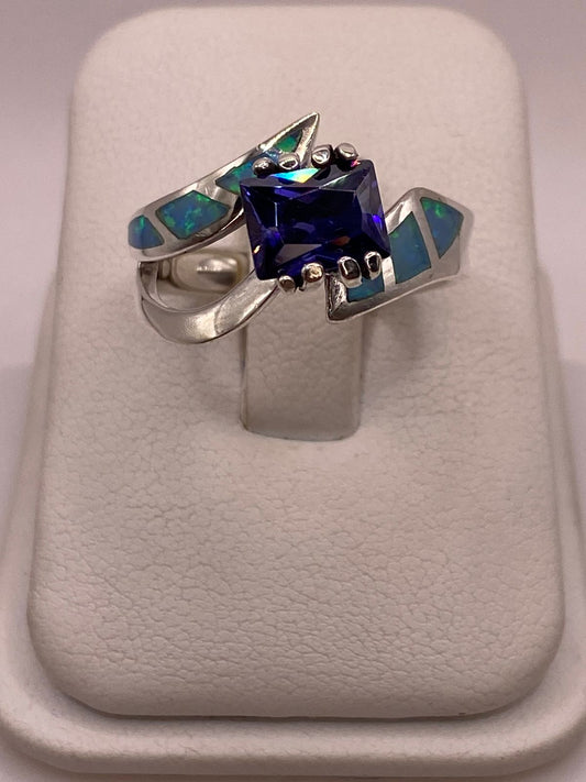 Anillo de Ópalo de Fuego y Zirconia Azul en Plata Ley .950 — ángulo diagonal