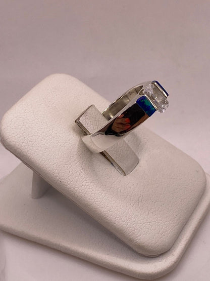 Anillo con Ópalo de Fuego y Zirconia en Plata Ley .925, vista frontal