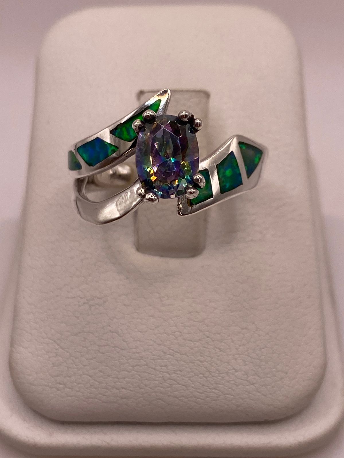 Anillo con Ópalo de Fuego y Zirconia Tornasol en Plata Ley .950, vista frontal