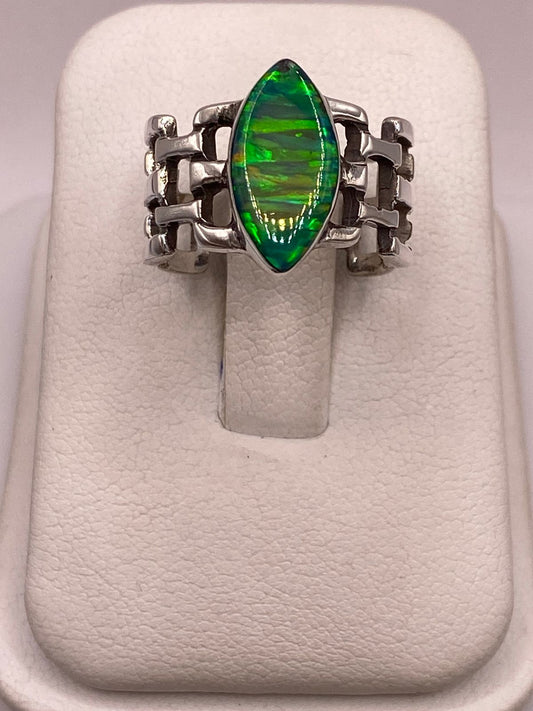 Anillo de Ópalo Verde y Azul Tipo Marquesa en Plata Ley 950 — ángulo diagonal