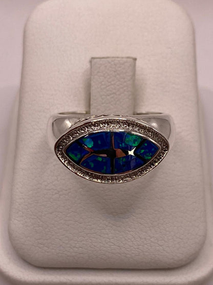 Anillo Ovalado con Ópalo de Fuego en Plata Ley .950, vista de detalle