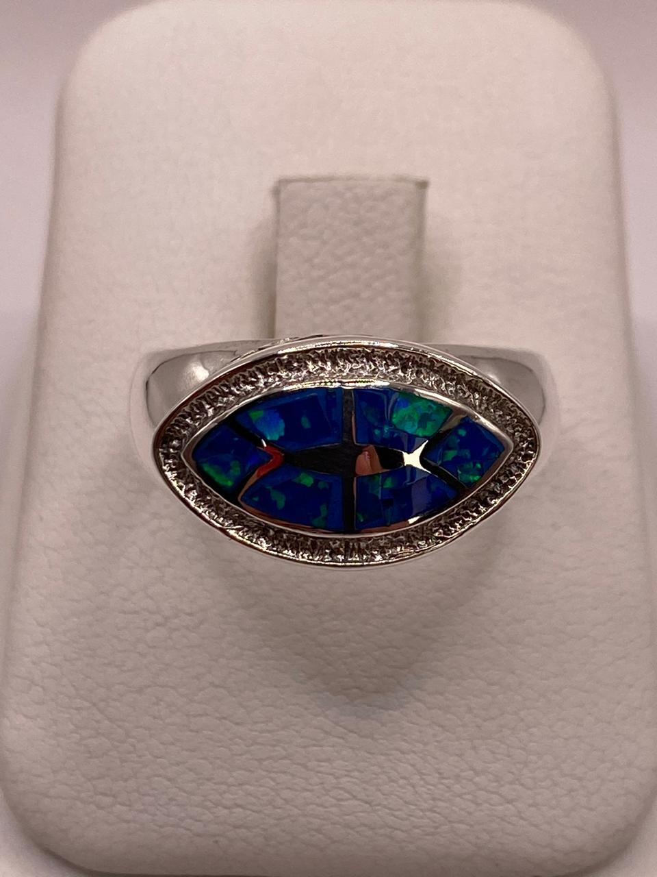Anillo Ovalado con Ópalo de Fuego en Plata Ley .950 en báscula mostrando peso