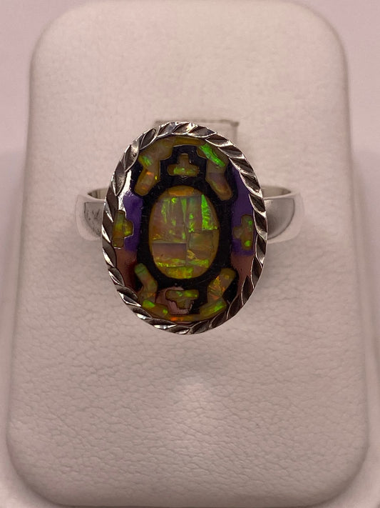 Anillo Ovalado de Plata Ley 950 con Ópalo de Fuego Verde — ángulo diagonal