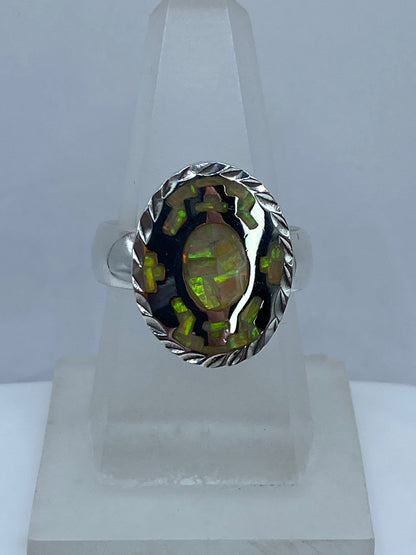 Anillo Ovalado de Plata .950 con Ópalo de Fuego Tornasol, vista lateral