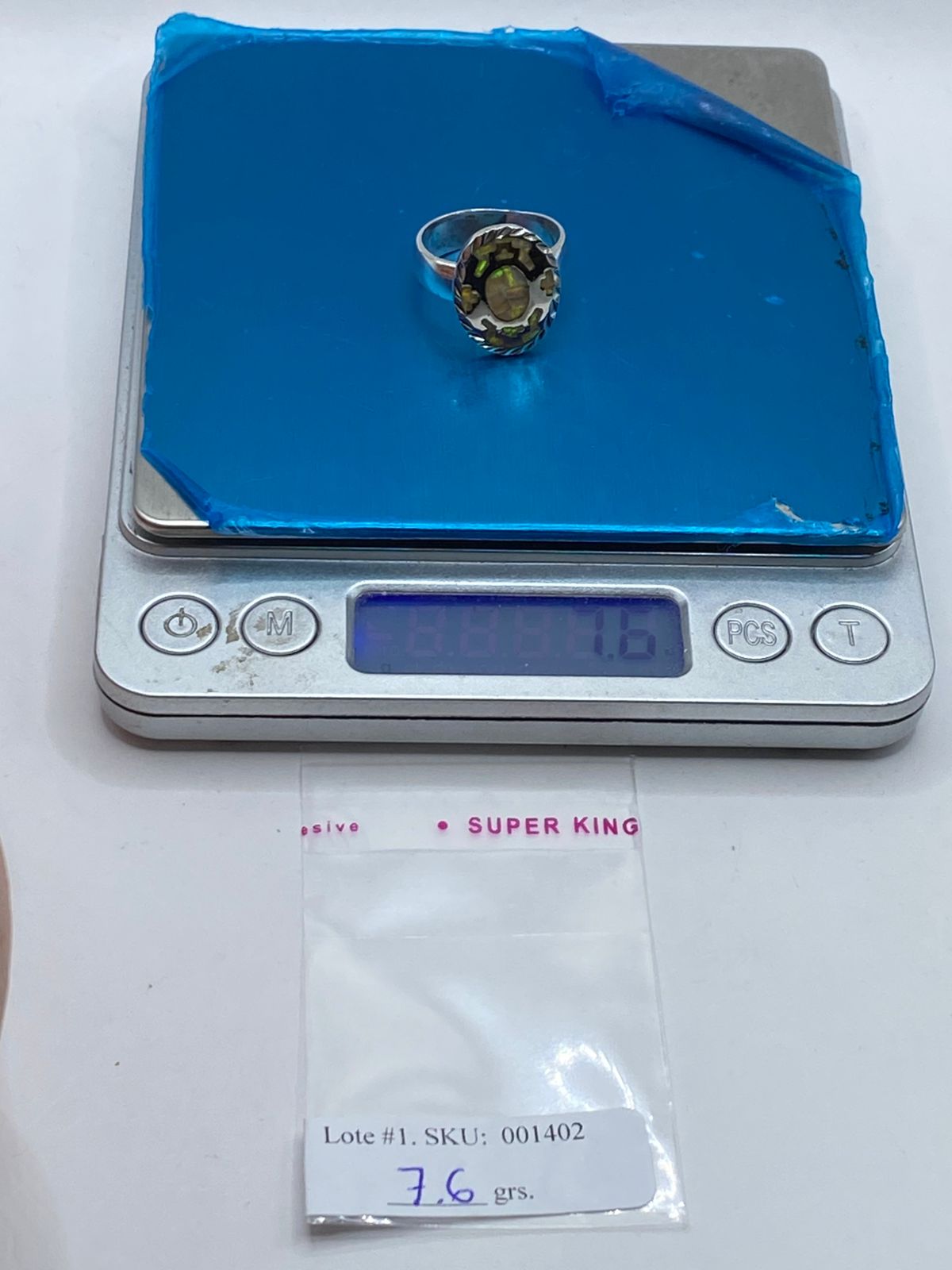 Anillo Ovalado de Plata .950 con Ópalo de Fuego Tornasol, peso en gramos (báscula)