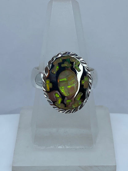 Anillo Ovalado de Plata .950 con Ópalo de Fuego Tornasol — vista lateral