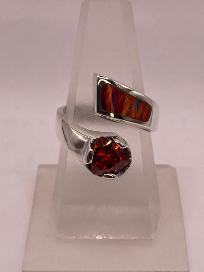Anillo de Plata .950 con Zirconia Naranja y Ópalo de Fuego Diseño Abierto Moderno, vista lateral