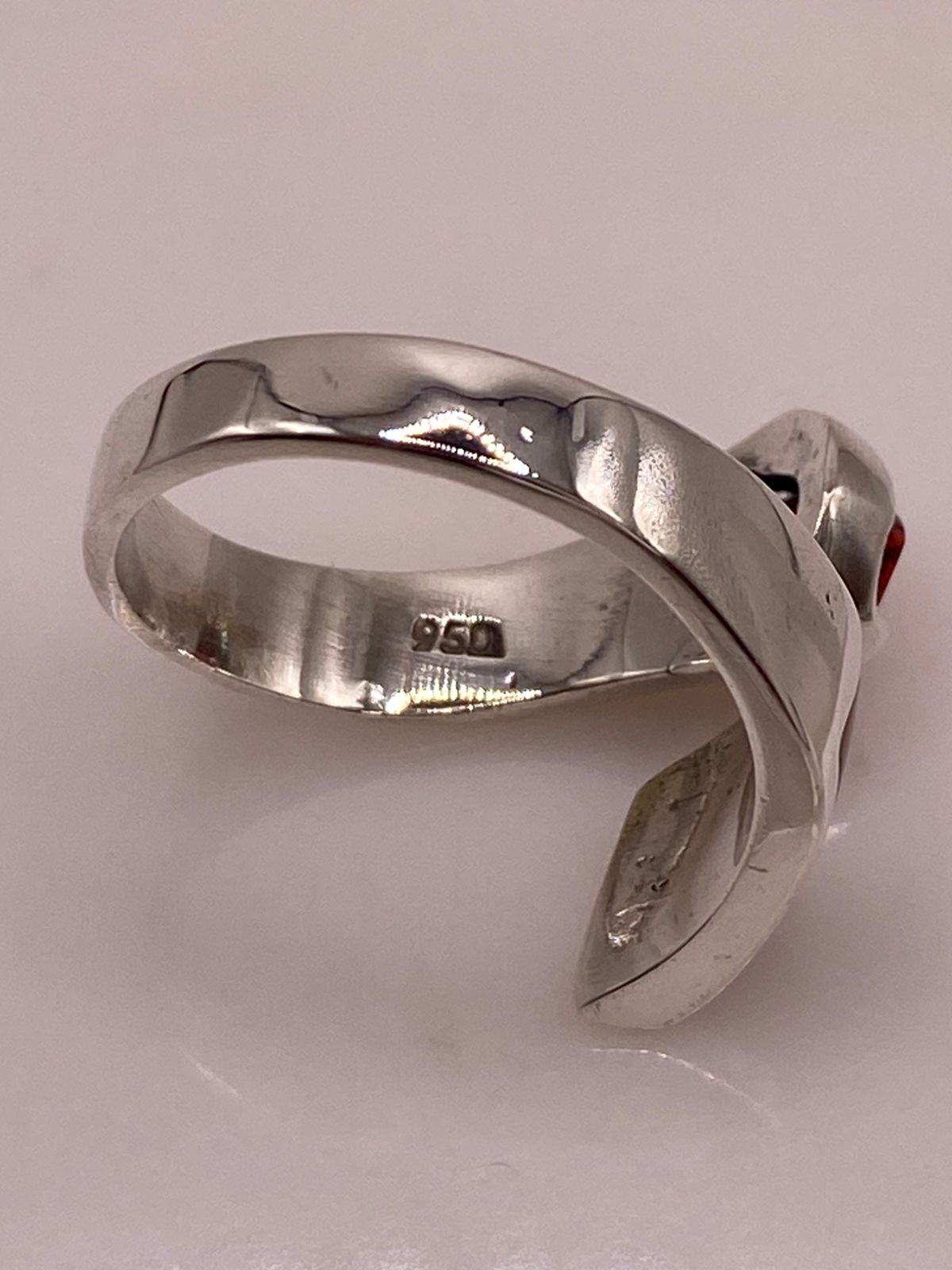 Anillo de Plata .950 con Zirconia Naranja y Ópalo de Fuego Diseño Abierto Moderno, sello de autenticidad Plata Ley .925