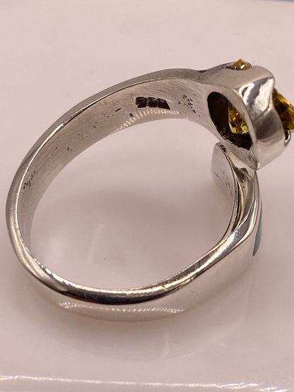 Anillo de Plata .950 con Ópalo Verde y Zirconia Amarilla Diseño Moderno, sello de autenticidad Plata Ley .925