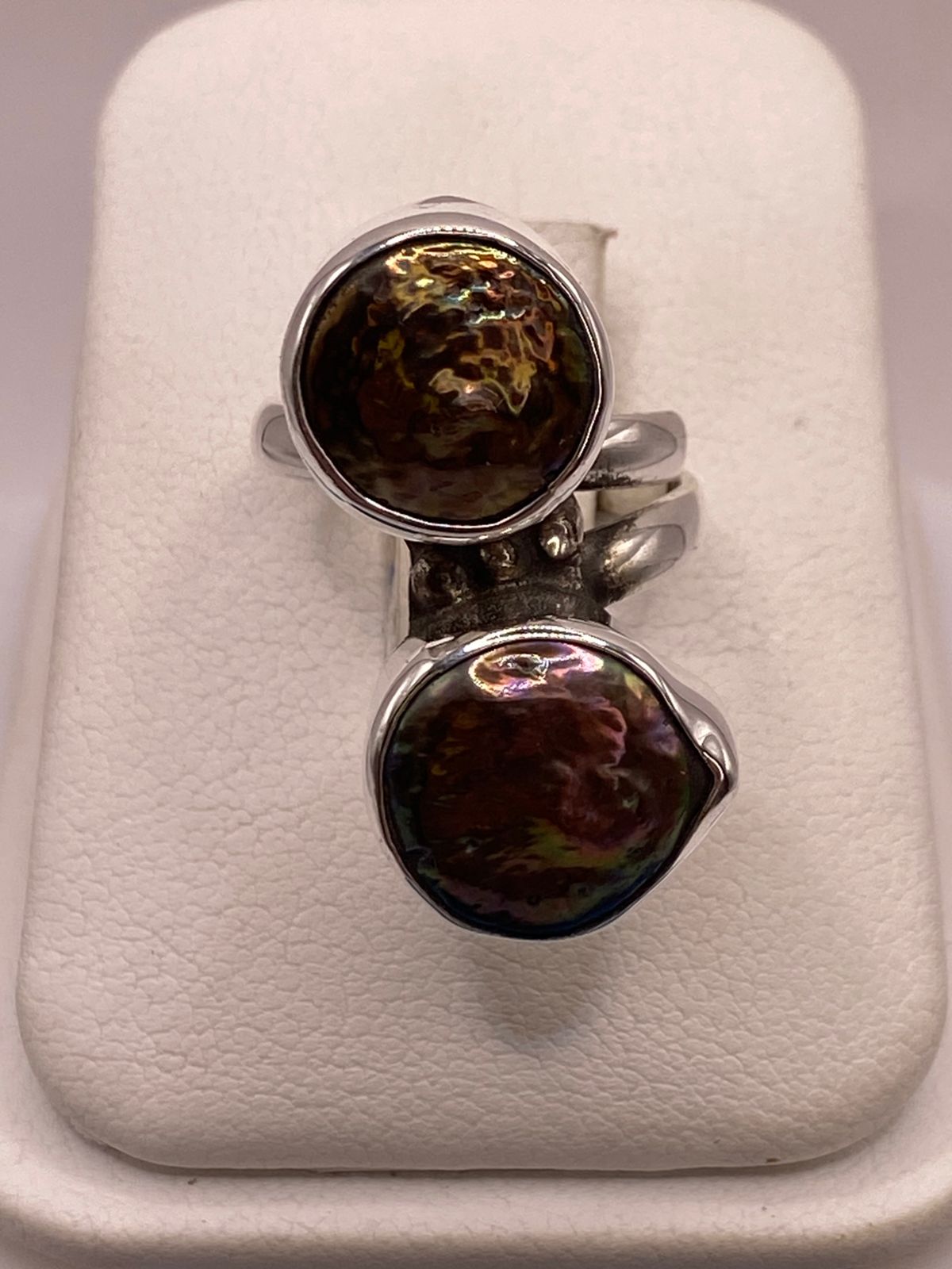 Anillo de Plata Ley 925 con Abulón en báscula mostrando peso