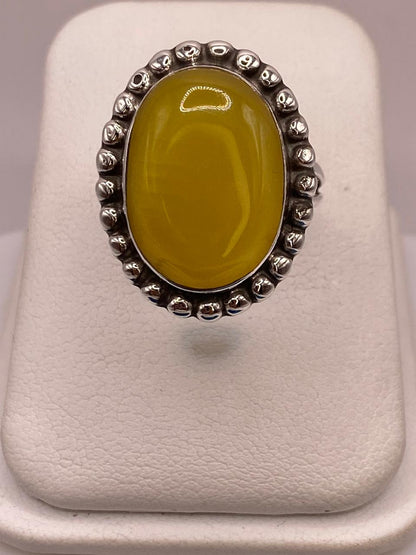 Anillo de Plata Ley 925 con Ágata Amarilla Natural, vista de detalle