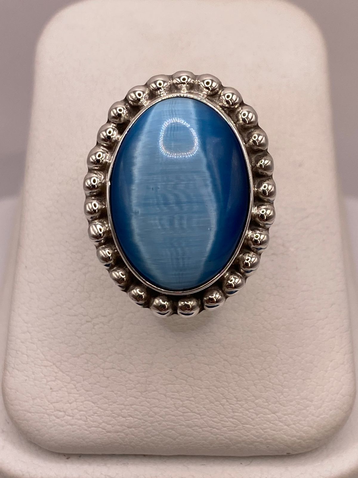 Anillo de Plata Ley 925 con Ágata Azul, vista de detalle