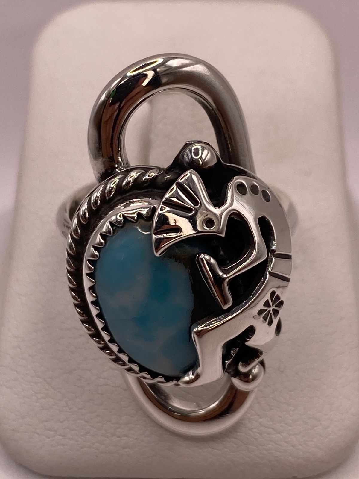 Anillo de Plata Ley 925 con Ágata Azul y Figura Kokopelli, vista superior