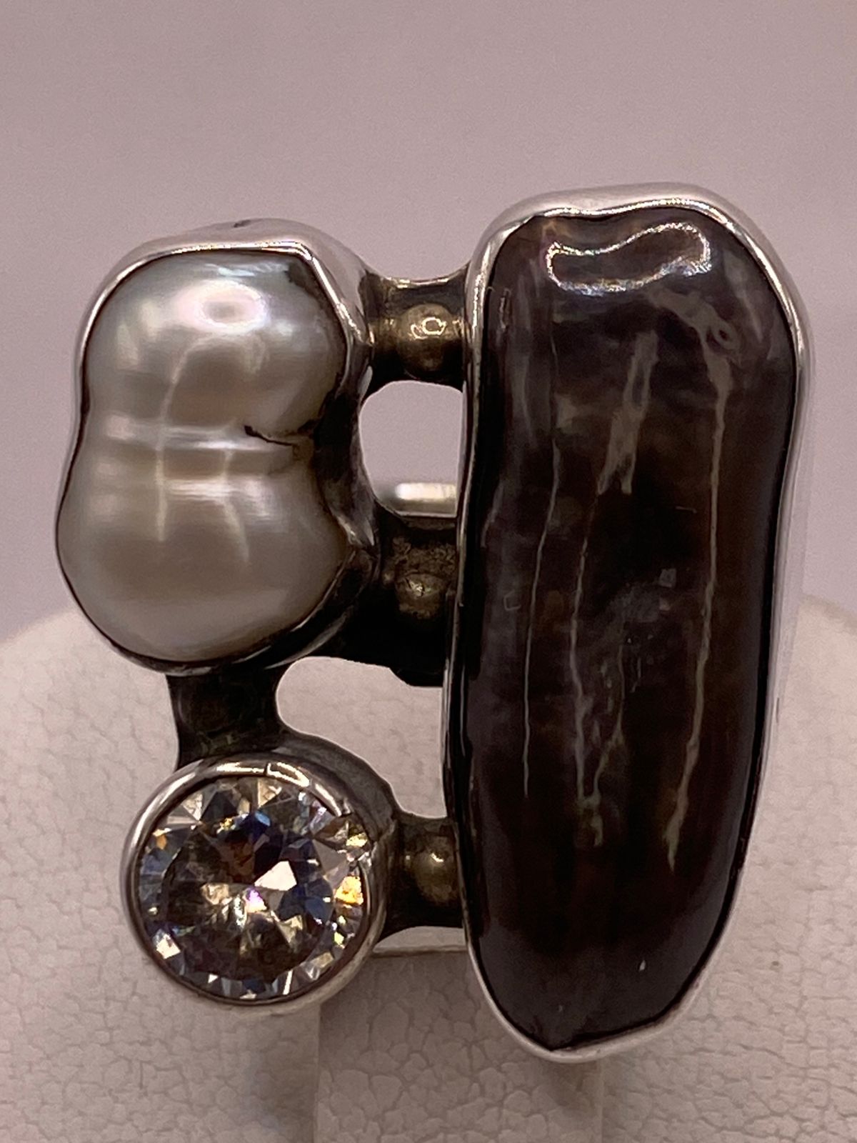 Anillo de Plata Ley 925 con Ágata Café, Nácar y Zirconia, sello de autenticidad Plata Ley .925