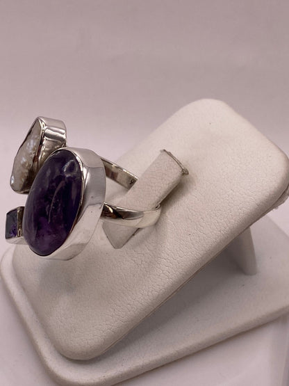 Anillo de Plata Ley 925 con Amatista, Nácar y Zirconia, vista lateral