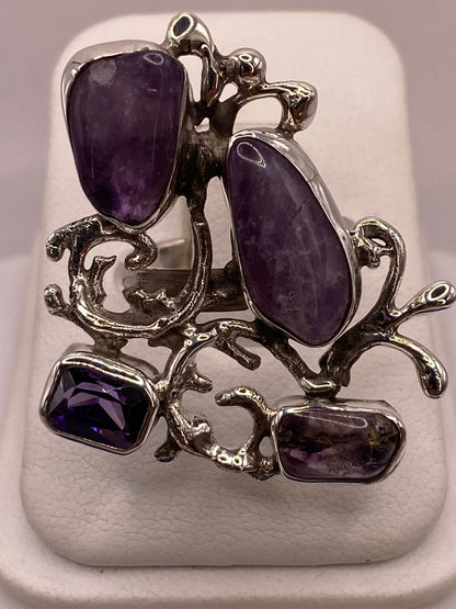 Anillo de Plata Ley 925 con Amatista y Zirconia, vista de detalle