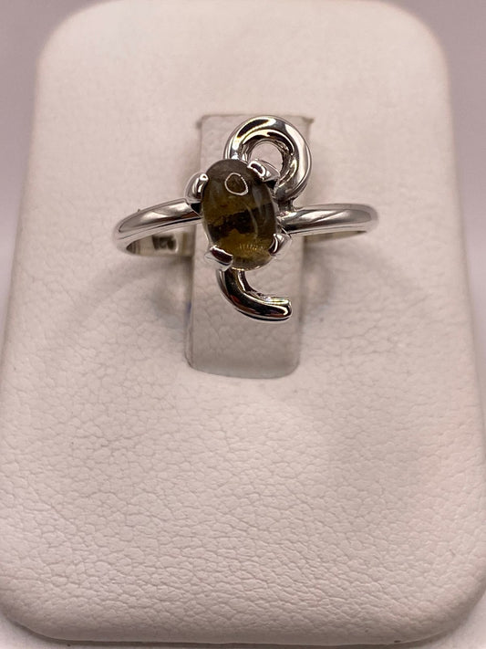 Anillo de Plata Ley 925 con Ámbar Ahumado — detalle de acabado