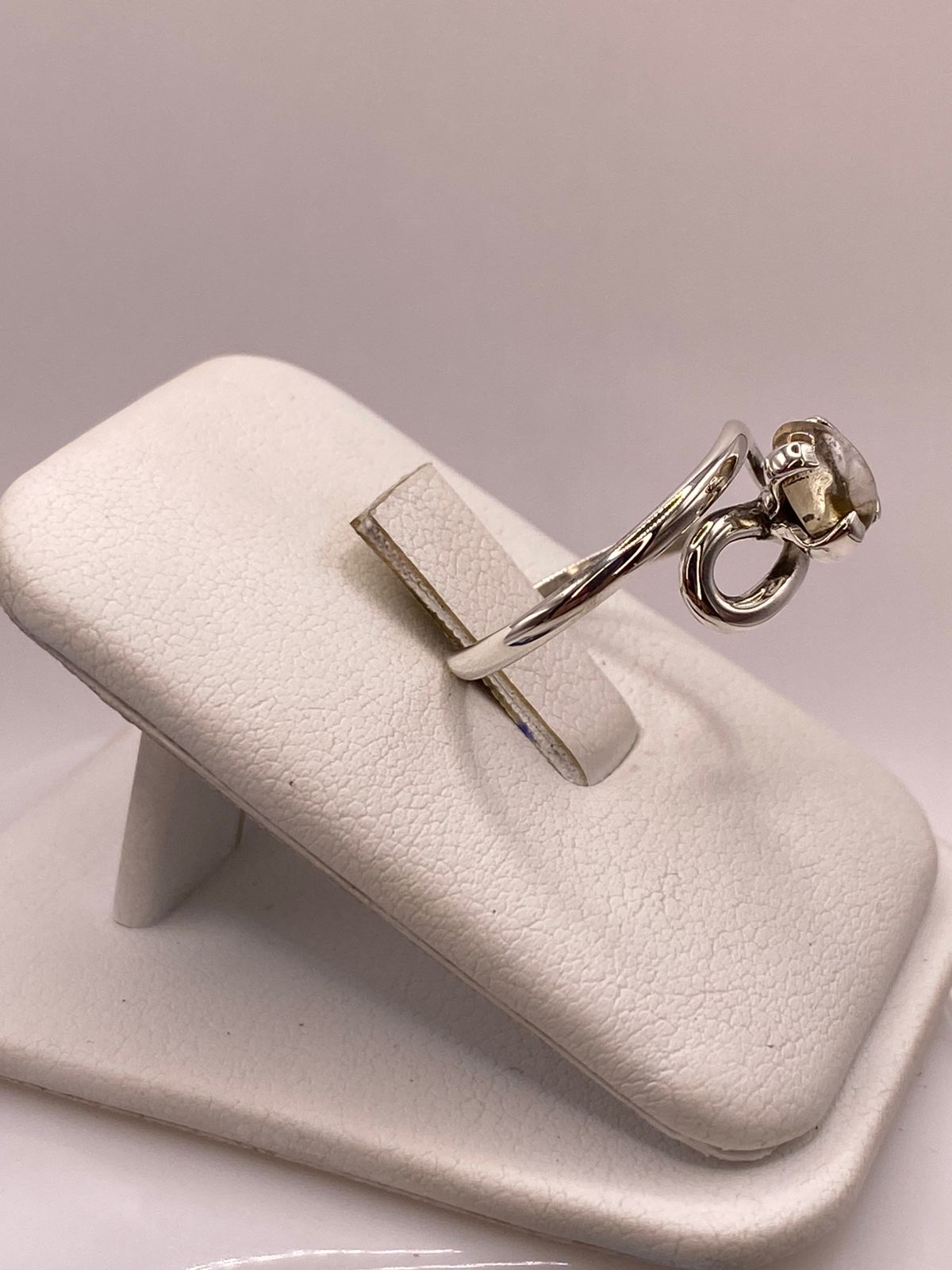 Anillo de Plata Ley 925 con Ámbar Ahumado, vista frontal