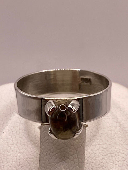 Anillo de Plata Ley 925 con Ámbar Ahumado, sello de autenticidad Plata Ley .925