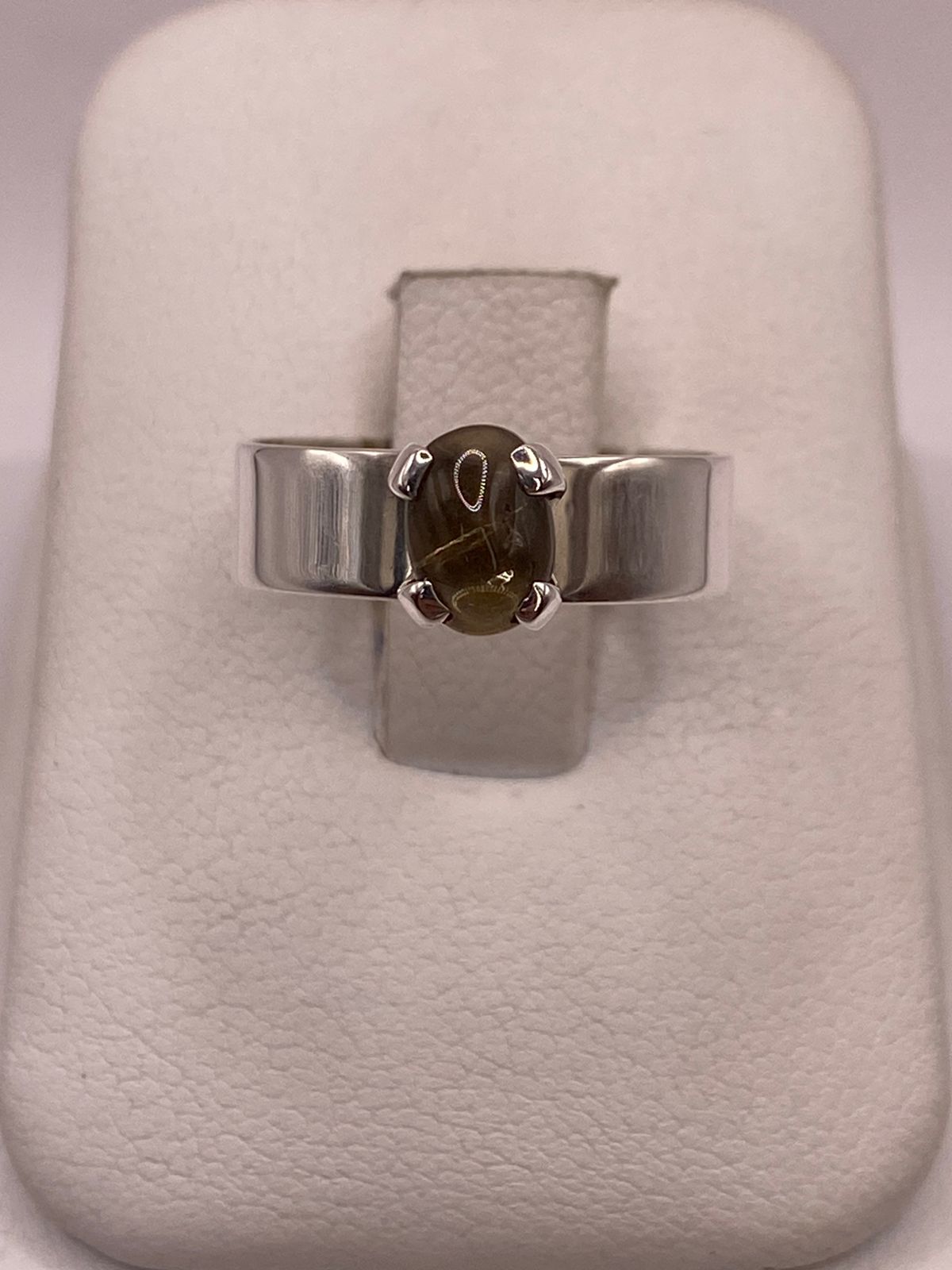 Anillo de Plata Ley 925 con Ámbar Ahumado, vista frontal