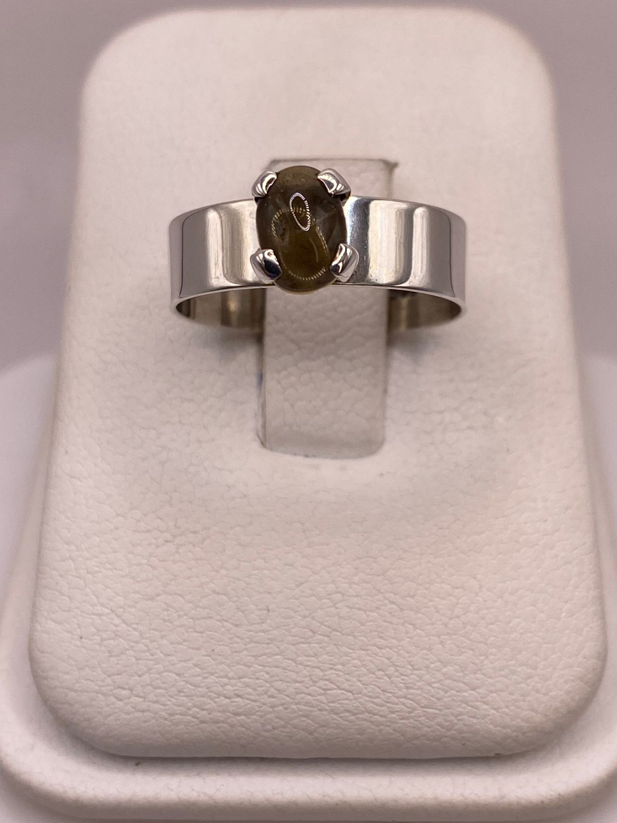 Anillo de Plata Ley 925 con Ámbar Ahumado, vista lateral