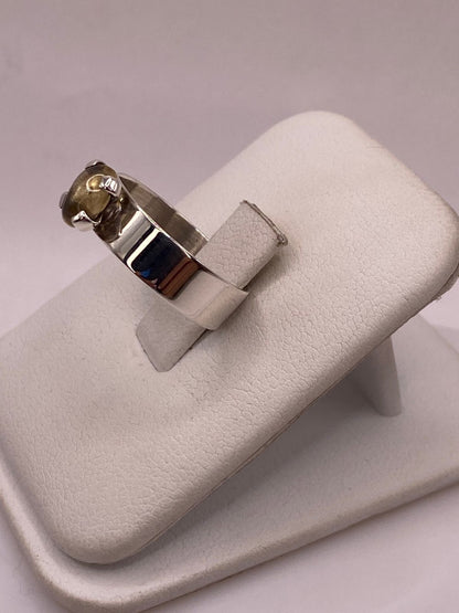 Anillo de Plata Ley 925 con Ámbar Ahumado, vista de detalle