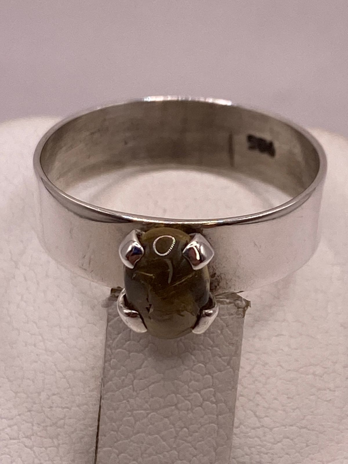 Anillo de Plata Ley 925 con Ámbar Ahumado, sello de autenticidad Plata Ley .925