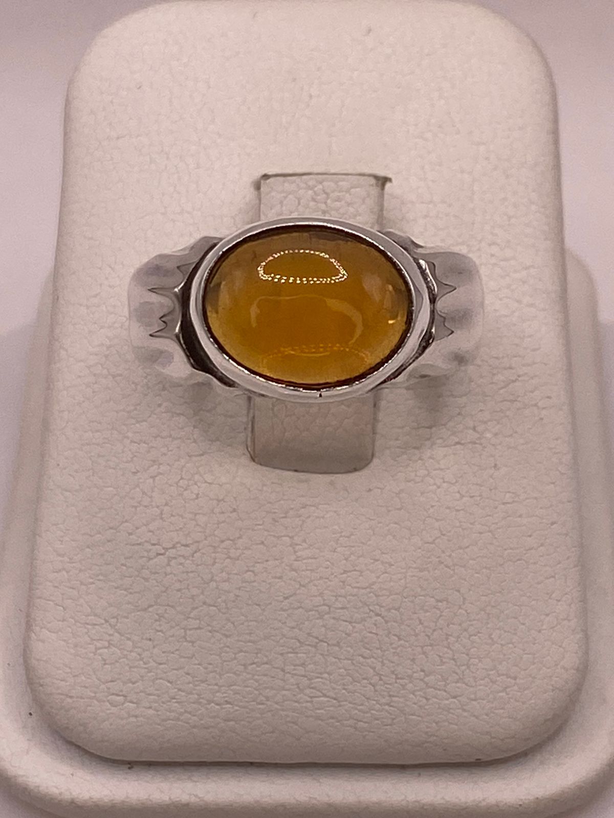 Anillo de Plata Ley 925 con Ámbar Miel, vista de detalle