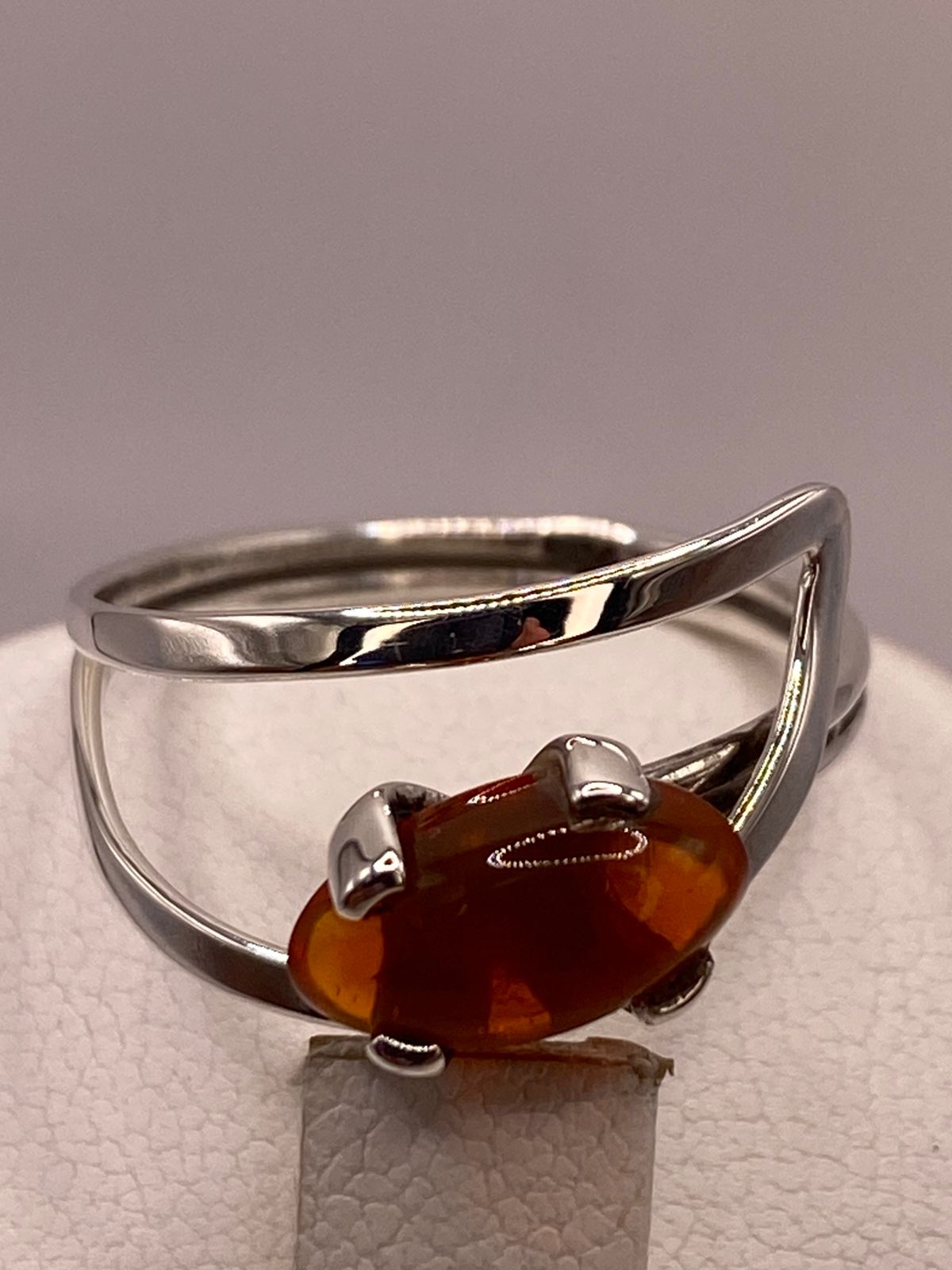 Anillo de Plata Ley 925 con Ámbar Natural, sello de autenticidad Plata Ley .925