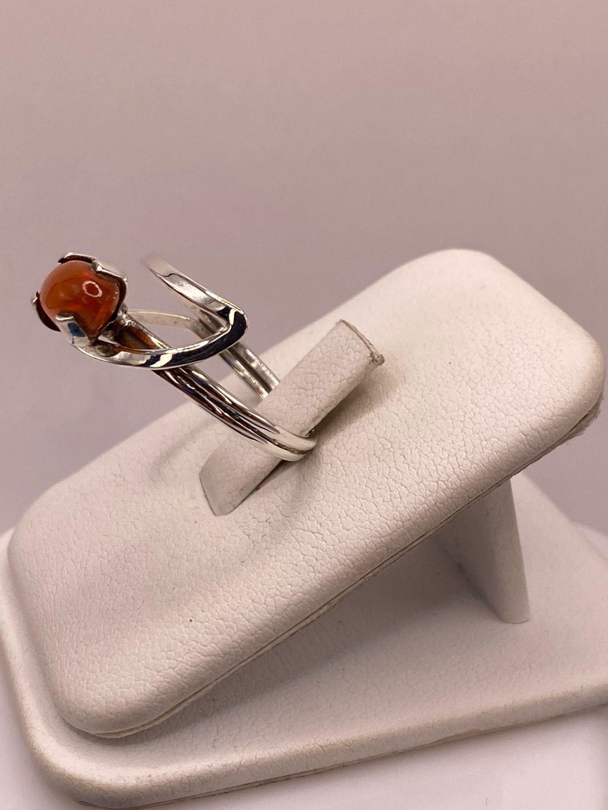 Anillo de Plata Ley 925 con Ámbar Natural, vista frontal