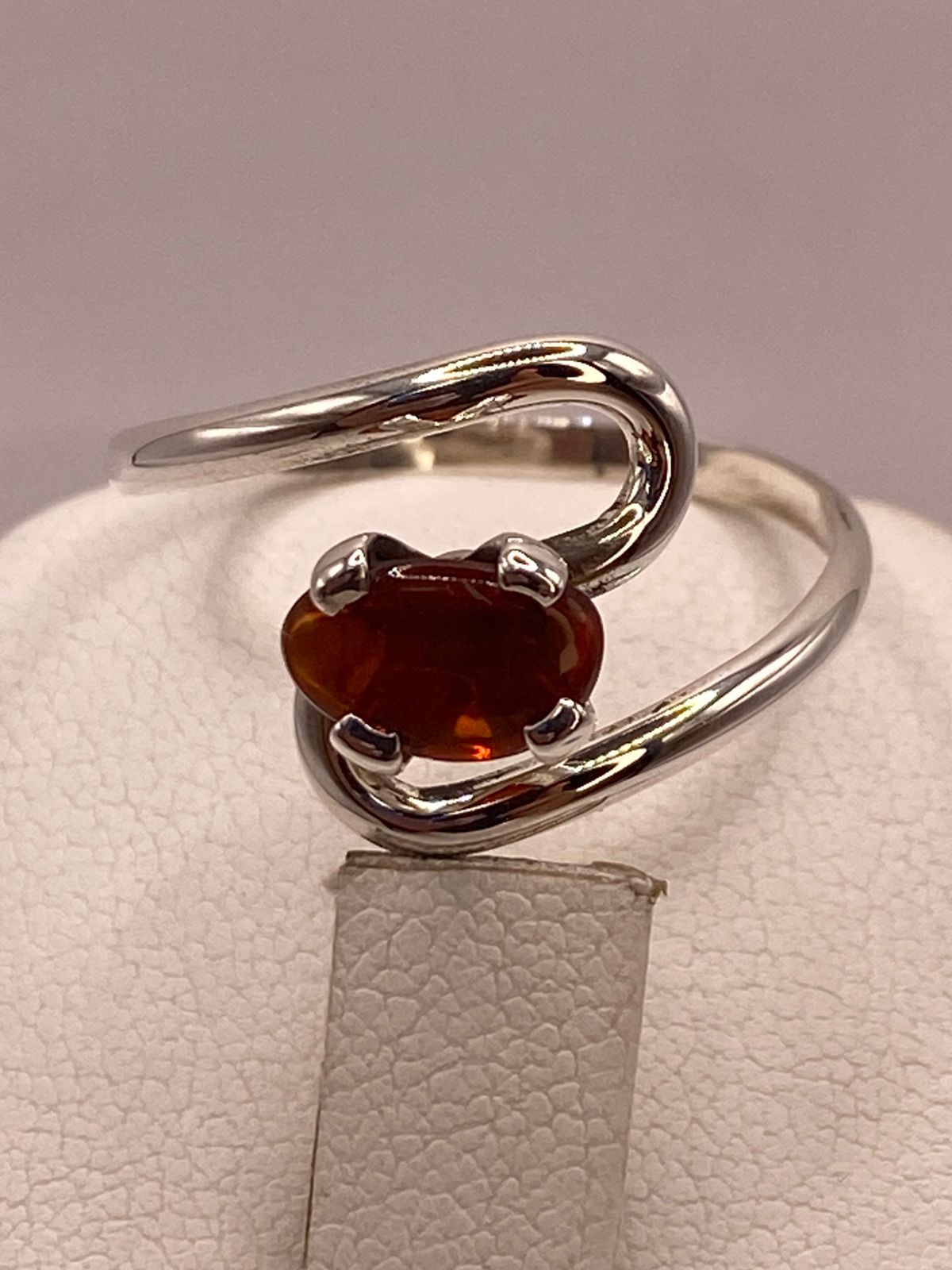 Anillo de Plata Ley 925 con Ámbar Natural, sello de autenticidad Plata Ley .925