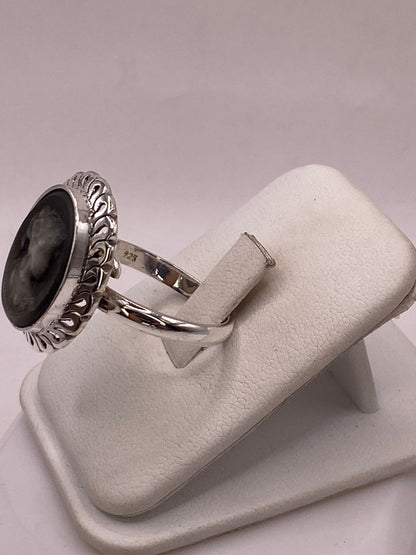 Anillo de Plata Ley 925 con Cameo de Ágata Negra, vista de detalle