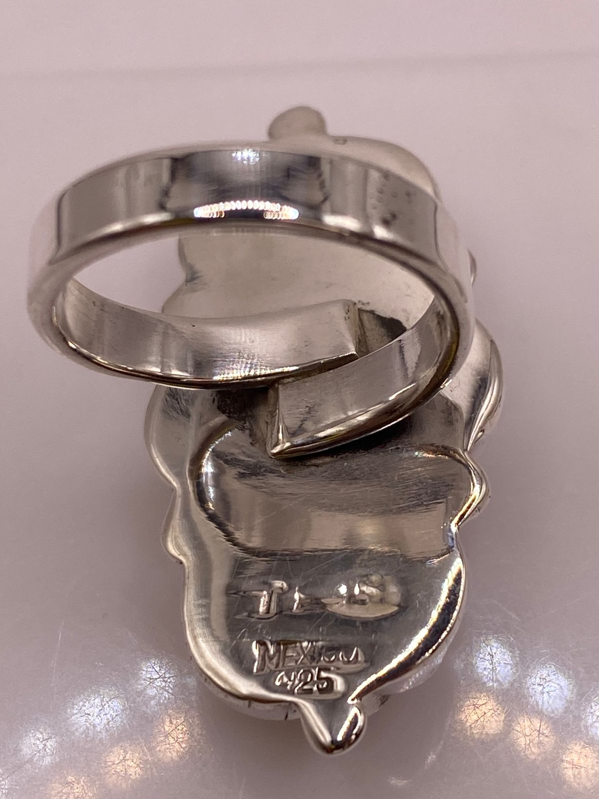Anillo de Plata Ley 925 con Coral Rojo, sello de autenticidad Plata Ley .925