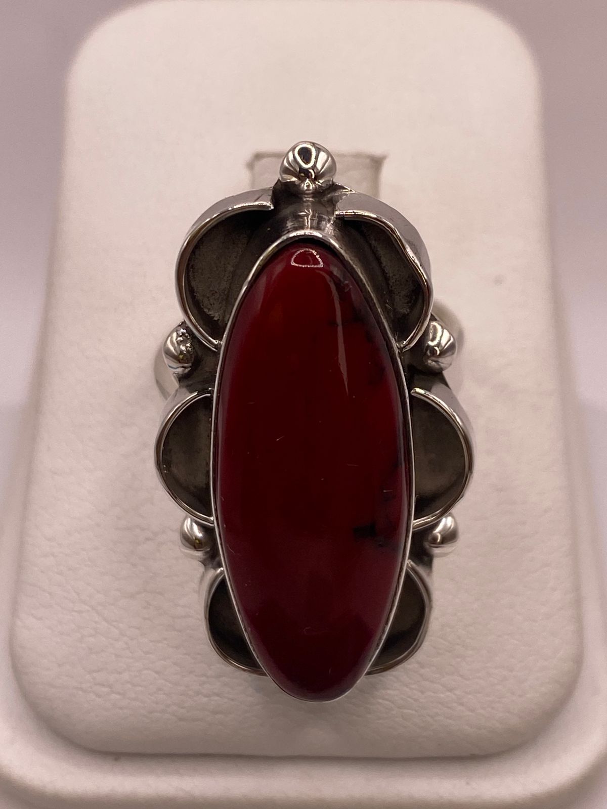 Anillo de Plata Ley 925 con Coral Rojo, vista frontal