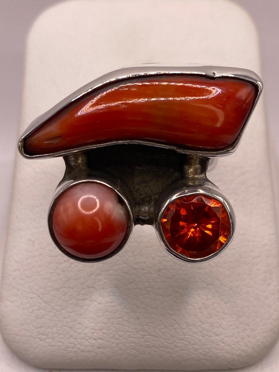 Anillo de Plata Ley 925 con Coralina, Ágata Roja y Zirconia, vista superior