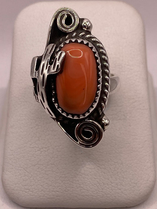 Anillo de Plata Ley 925 con Cornalina en báscula mostrando peso