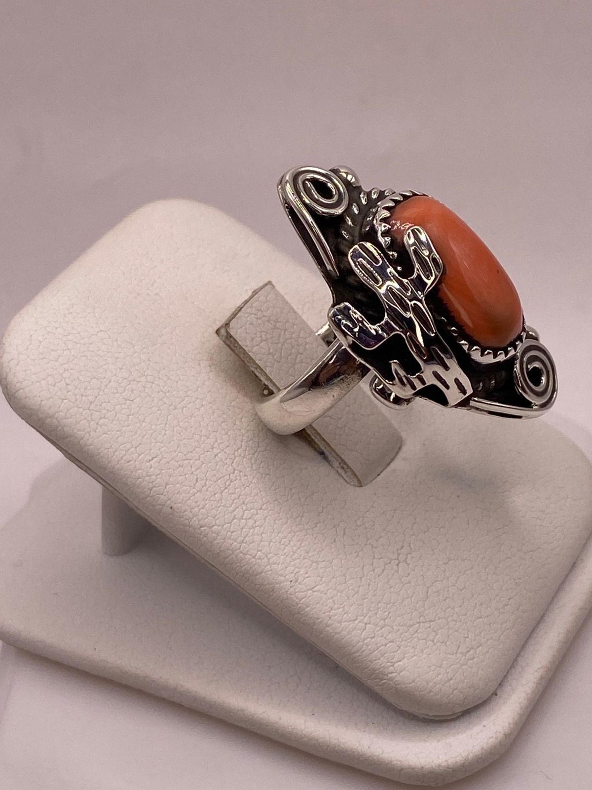 Anillo de Plata Ley 925 con Cornalina, vista lateral