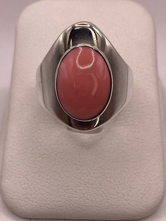 Anillo de Plata Ley 925 con Cornalina en báscula mostrando peso