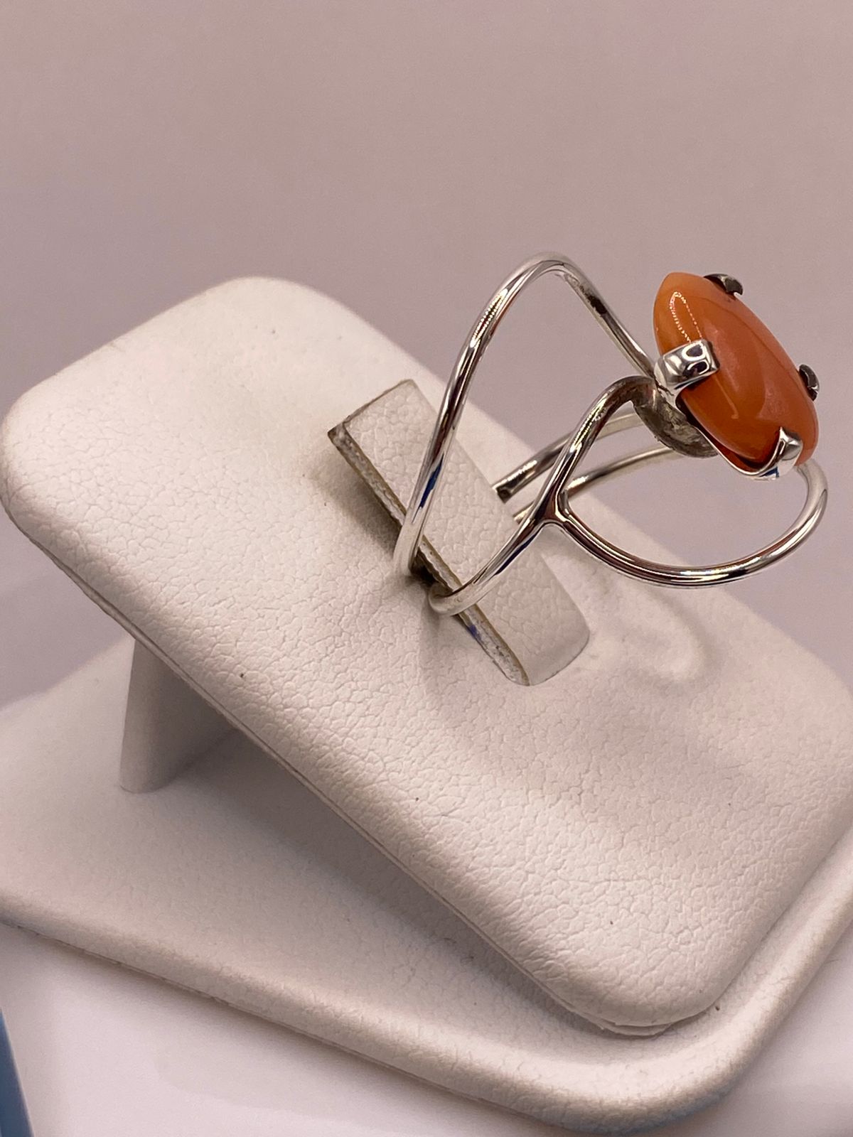 Anillo de Plata Ley 925 con Cornalina Natural, vista lateral