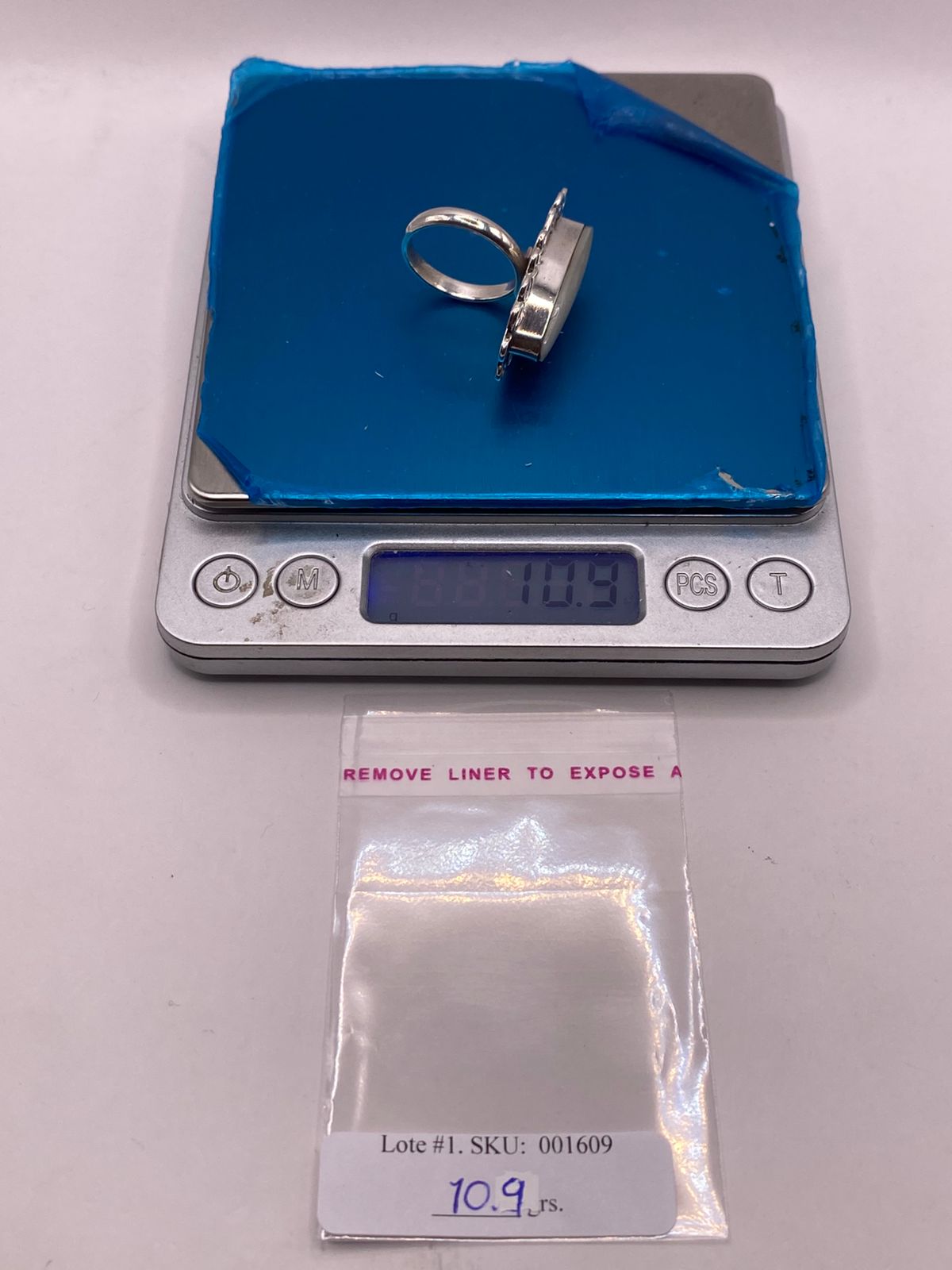 Anillo de Plata Ley 925 con Jade Blanco, peso en gramos (báscula)