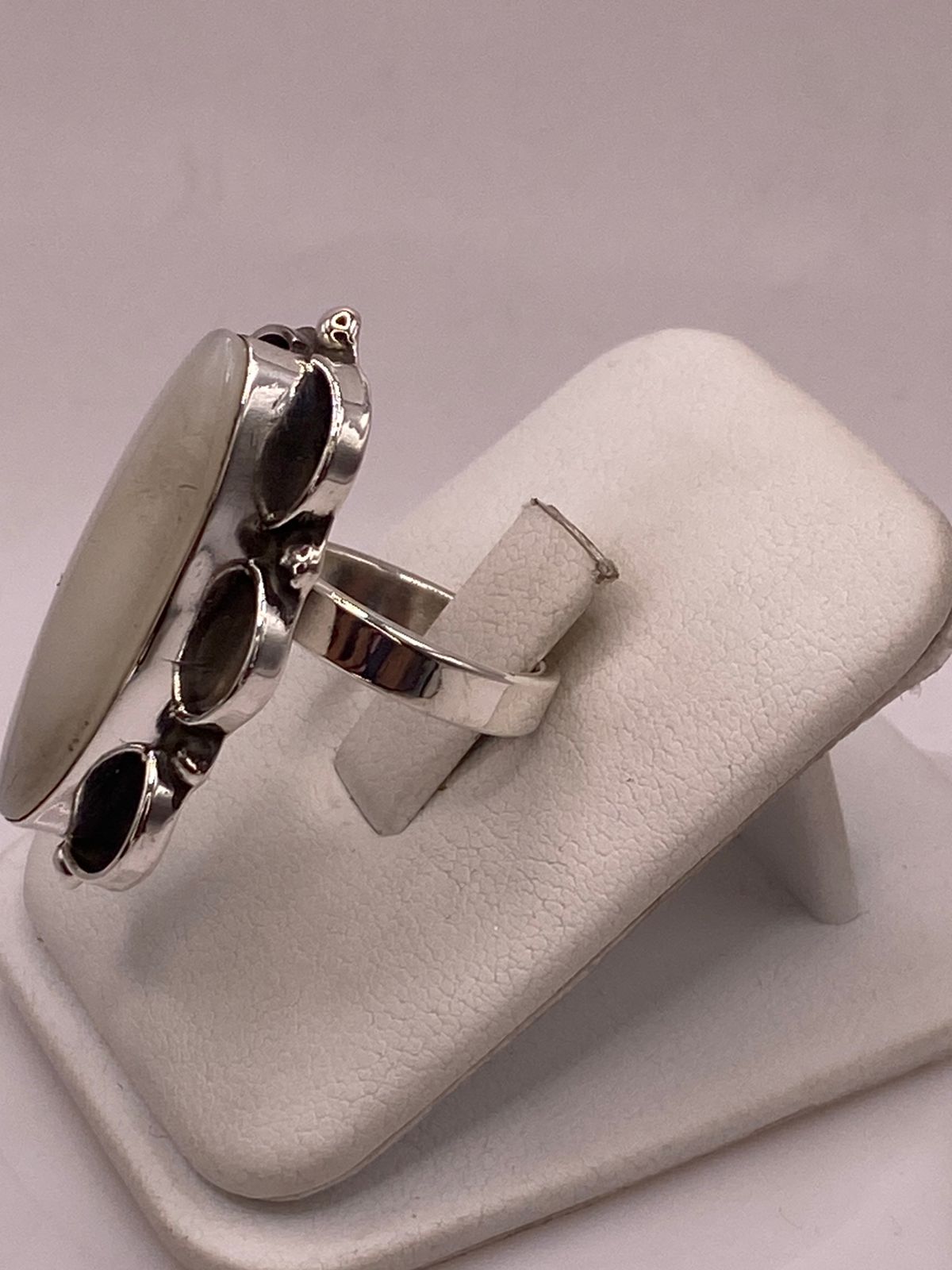 Anillo de Plata Ley 925 con Jade Blanco, vista frontal