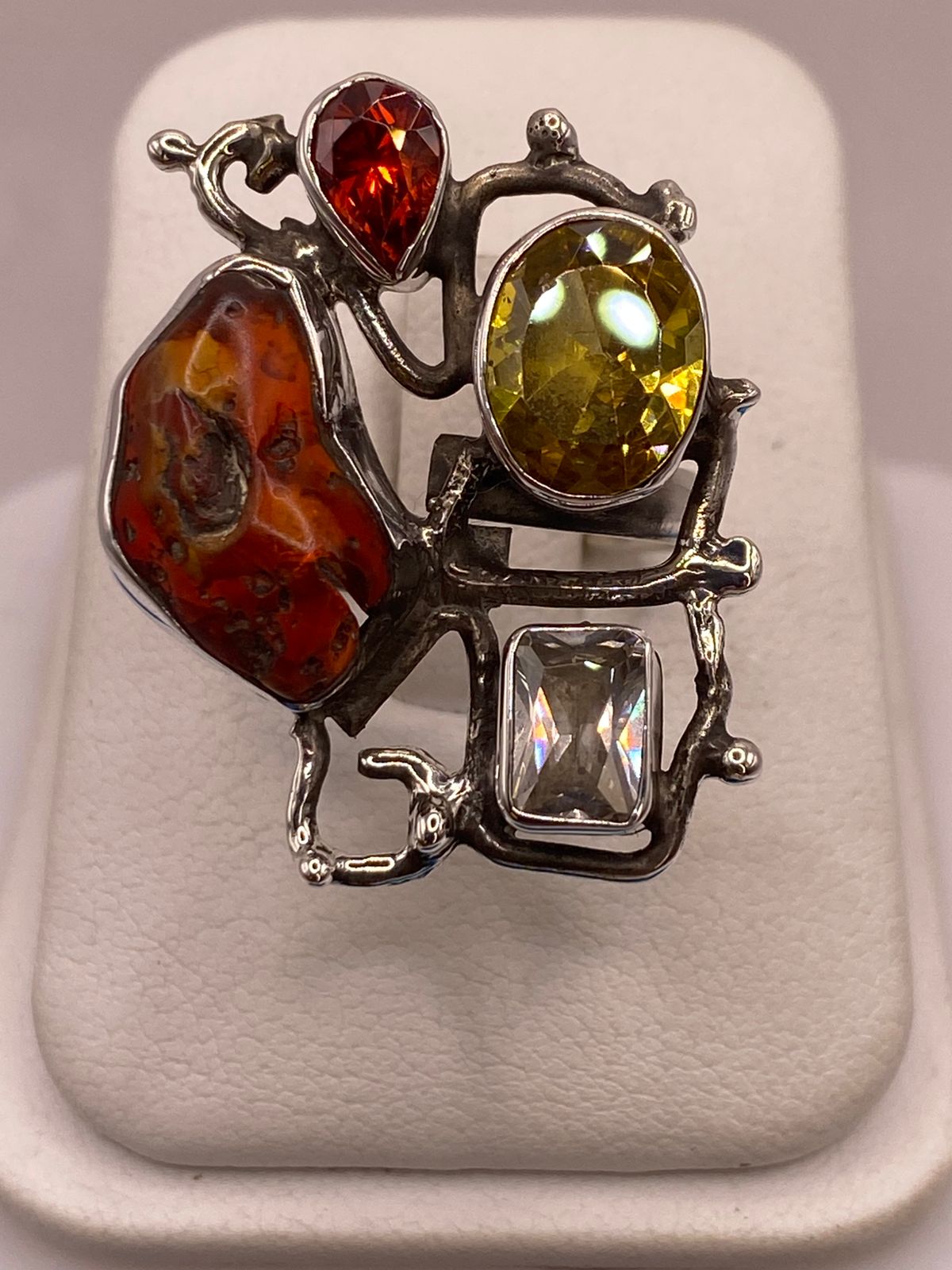 Anillo de Plata Ley 925 con Jaspe Multicolor y Zirconia, vista frontal