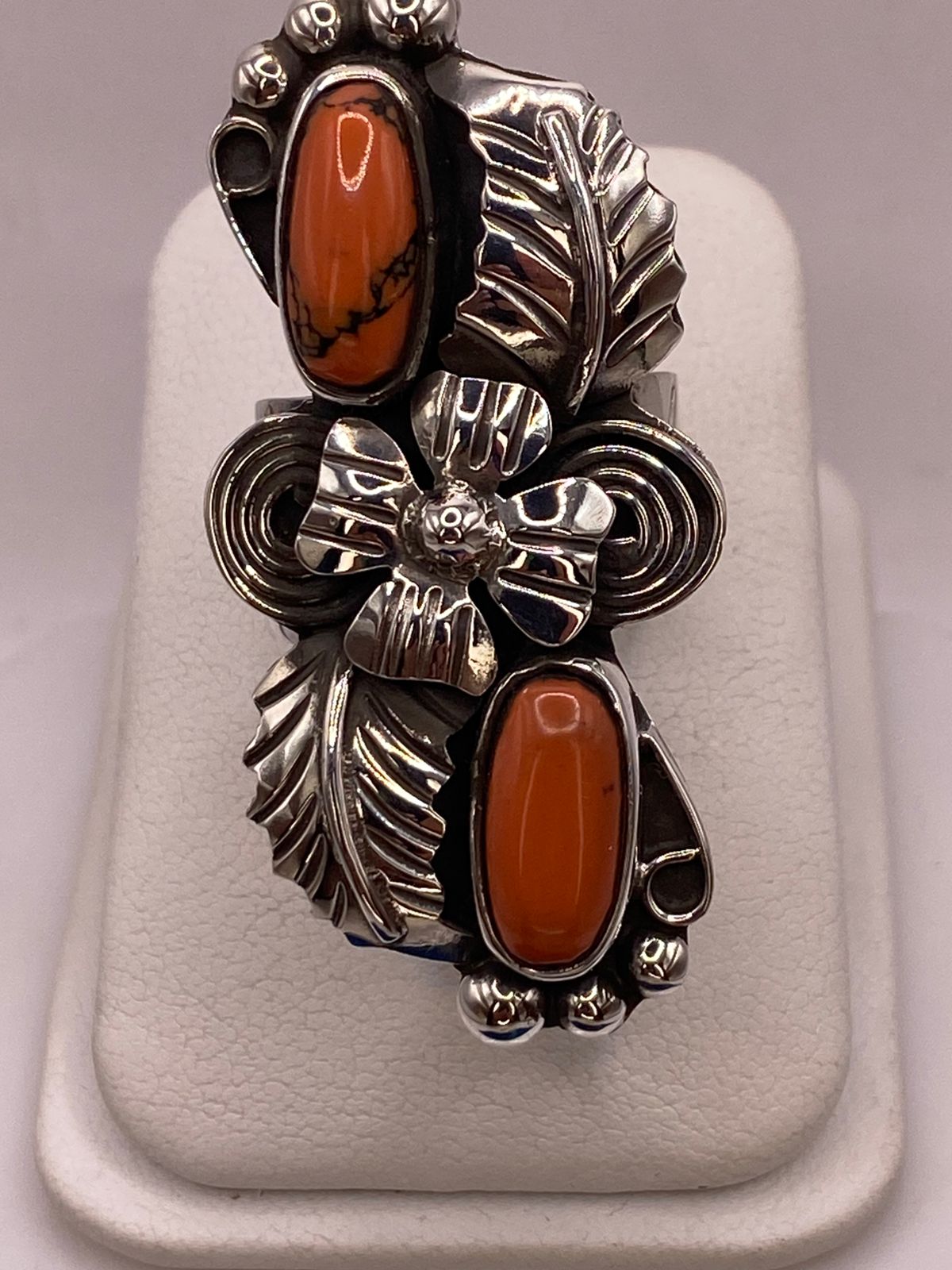 Anillo de Plata Ley 925 con Jaspe Rojo — ángulo diagonal