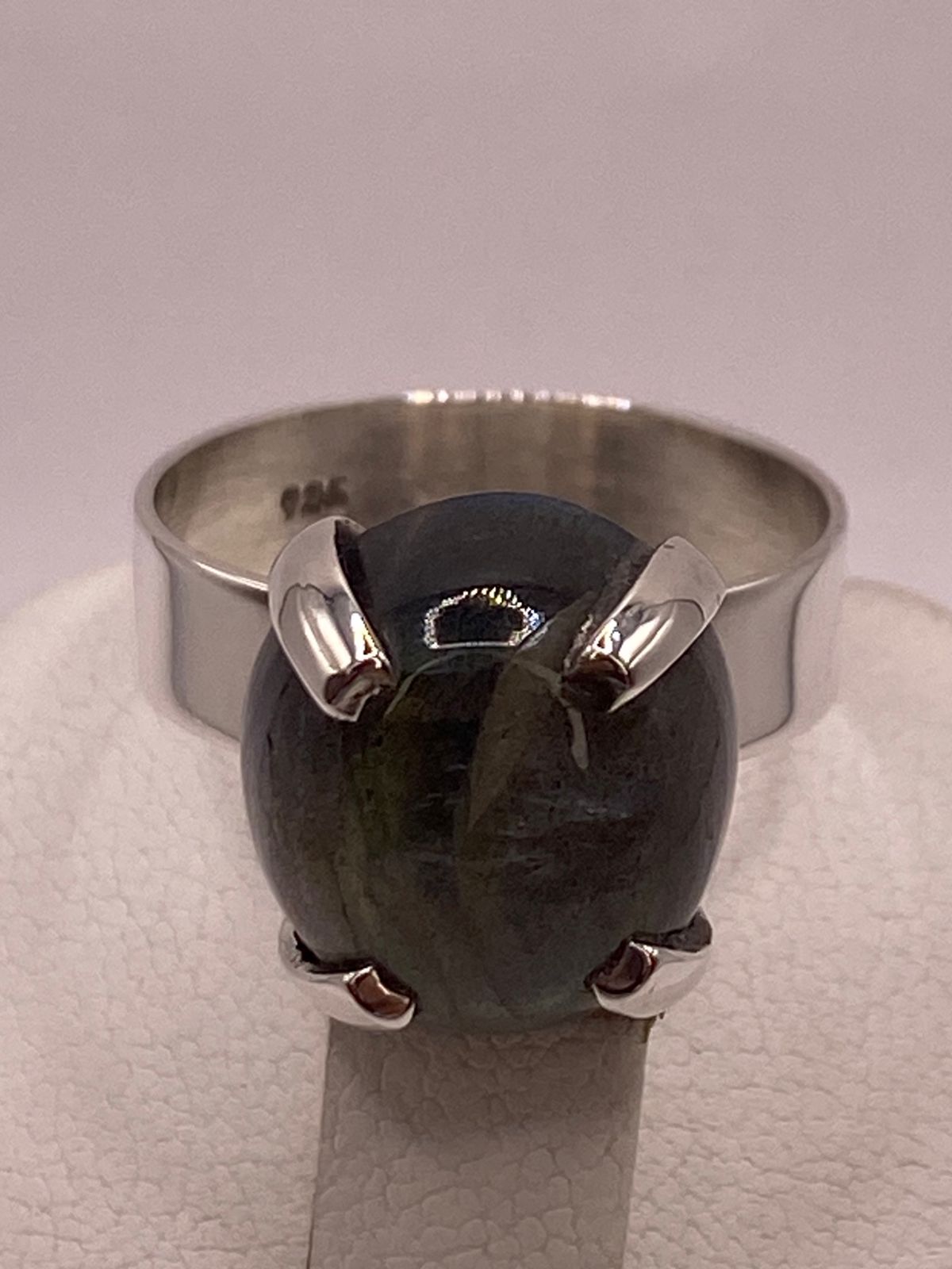 Anillo de Plata Ley 925 con Labradorita Natural, sello de autenticidad Plata Ley .925