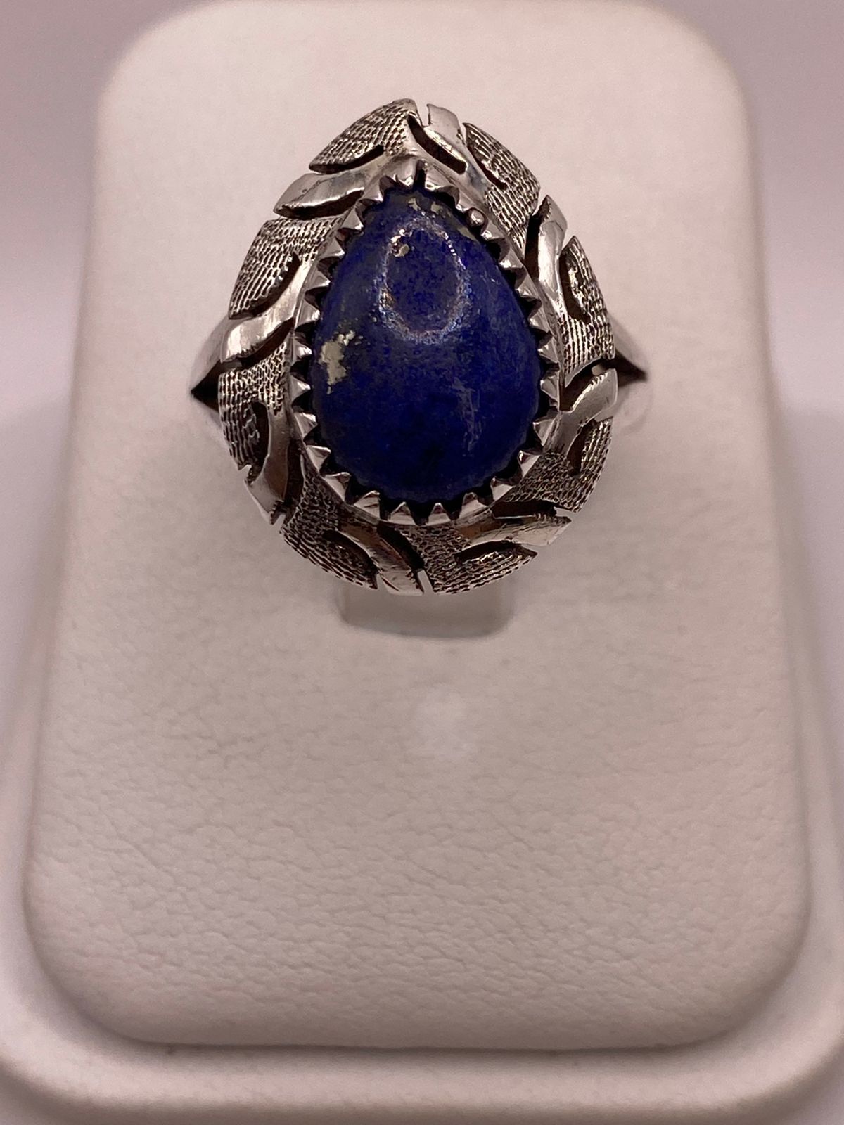 Anillo de Plata Ley 925 con Lapislázuli — ángulo diagonal