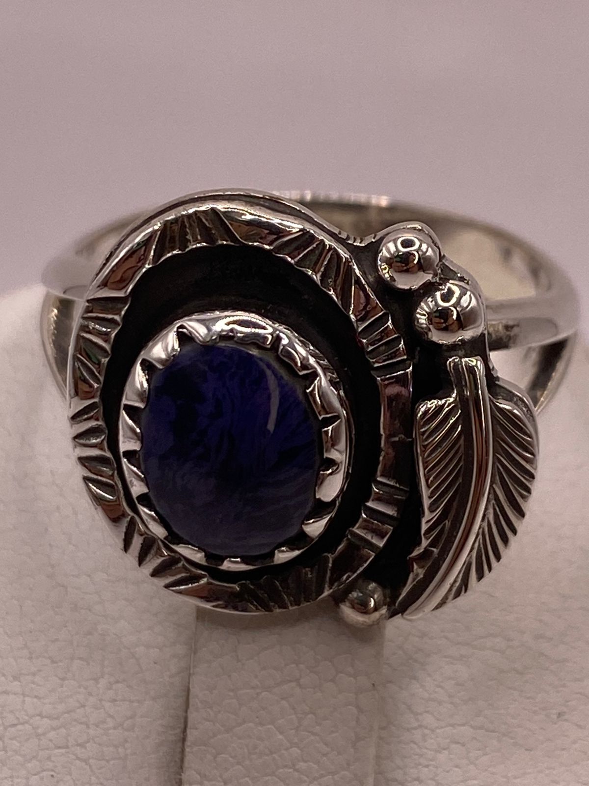 Anillo de Plata Ley 925 con Lapislázuli y Diseño Navajo de Pluma, sello de autenticidad Plata Ley .925