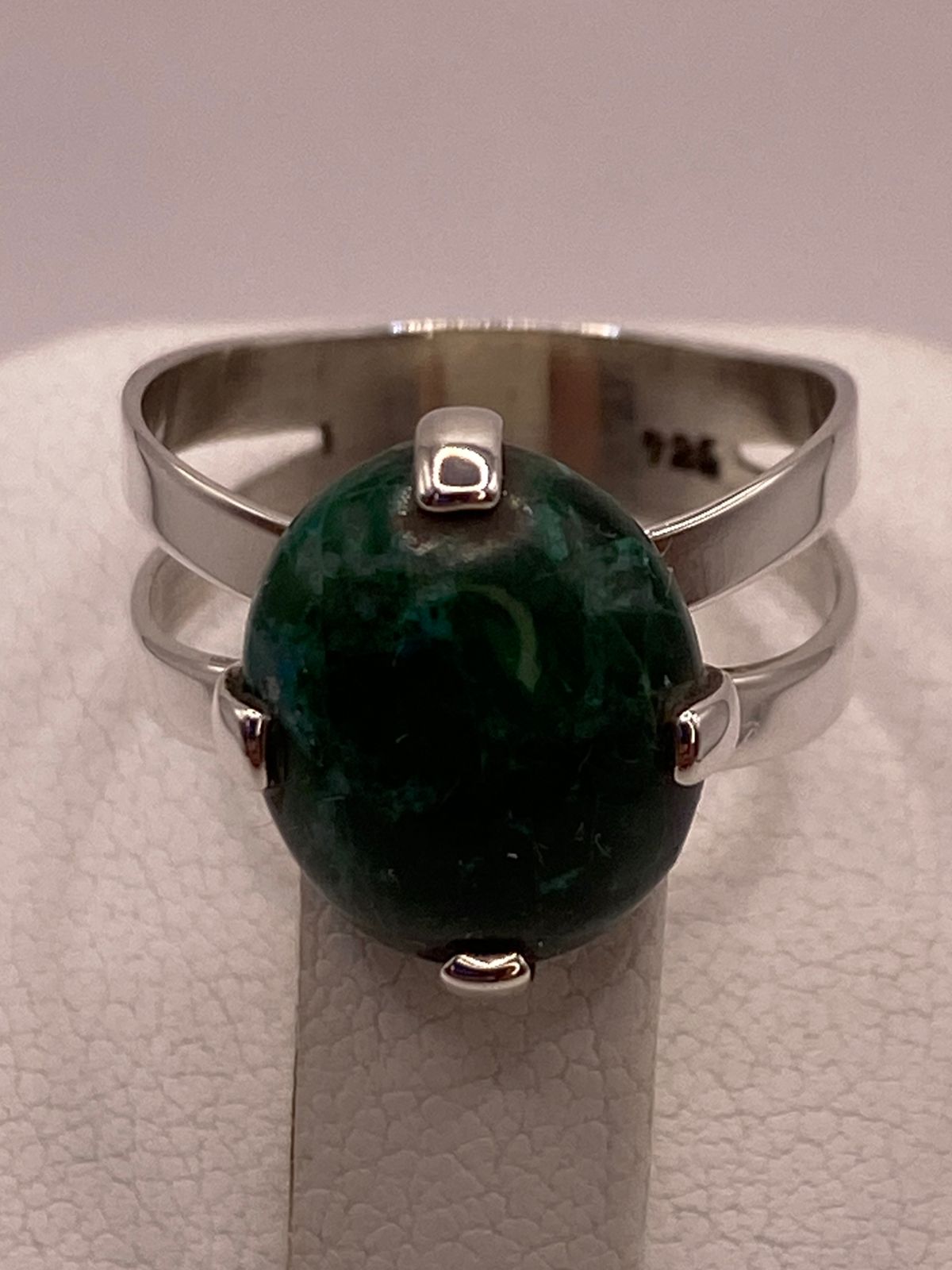 Anillo de Plata Ley 925 con Malaquita Natural, sello de autenticidad Plata Ley .925