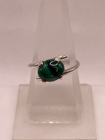 Anillo de Plata Ley 925 con Malaquita Natural, vista de detalle