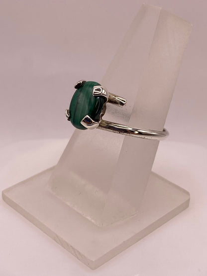 Anillo de Plata Ley 925 con Malaquita Natural, vista lateral